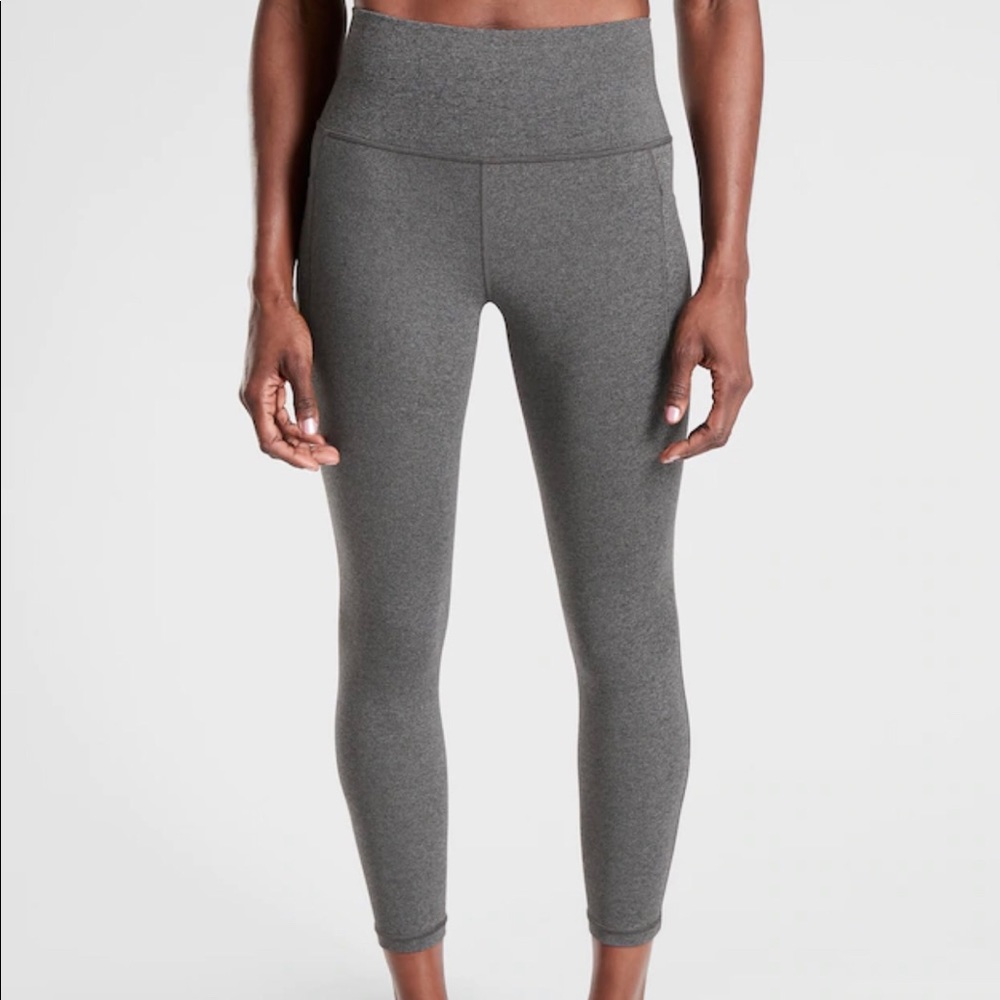 Athleta Salutation Stash Pocket II 7/8 Tight